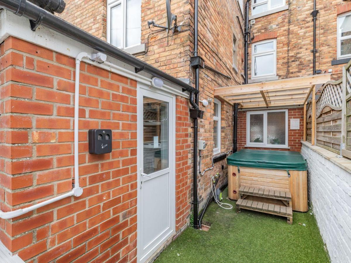 Sail Lodge Scarborough Exterior foto